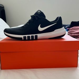 LAST CALL 💫 Nike Flex Control TR4